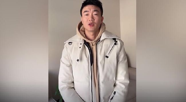 练歌厅:火辣的女人们